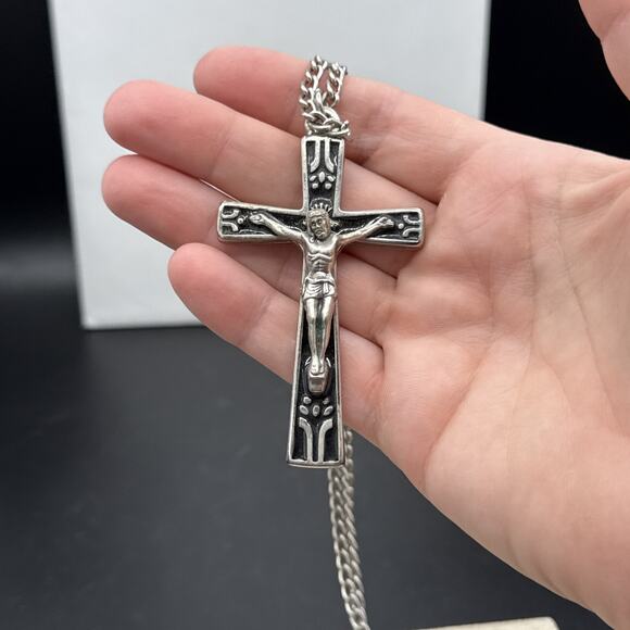 Vintage Sarah Coventry Chain Necklace 24" with added Crucifix Cross Pendant READ - Picture 4 of 8